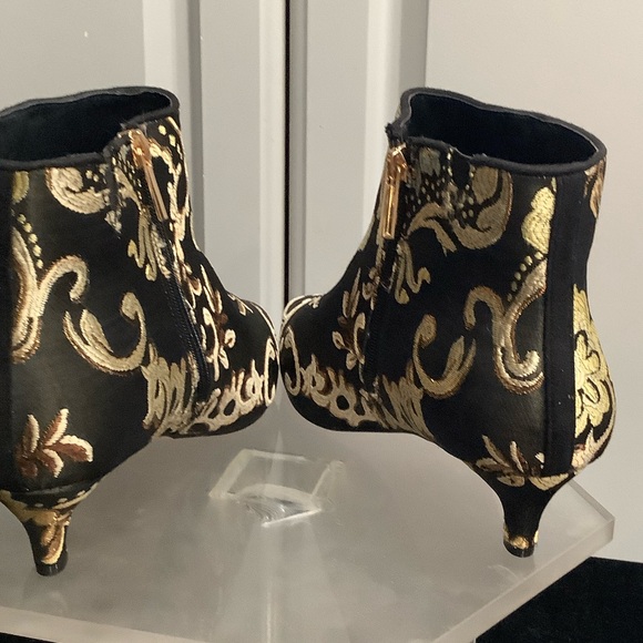 COMFORTVIEW Women’s The Meredith Bootie Floral Embroidered Ankle Boots 10W - Picture 7 of 15